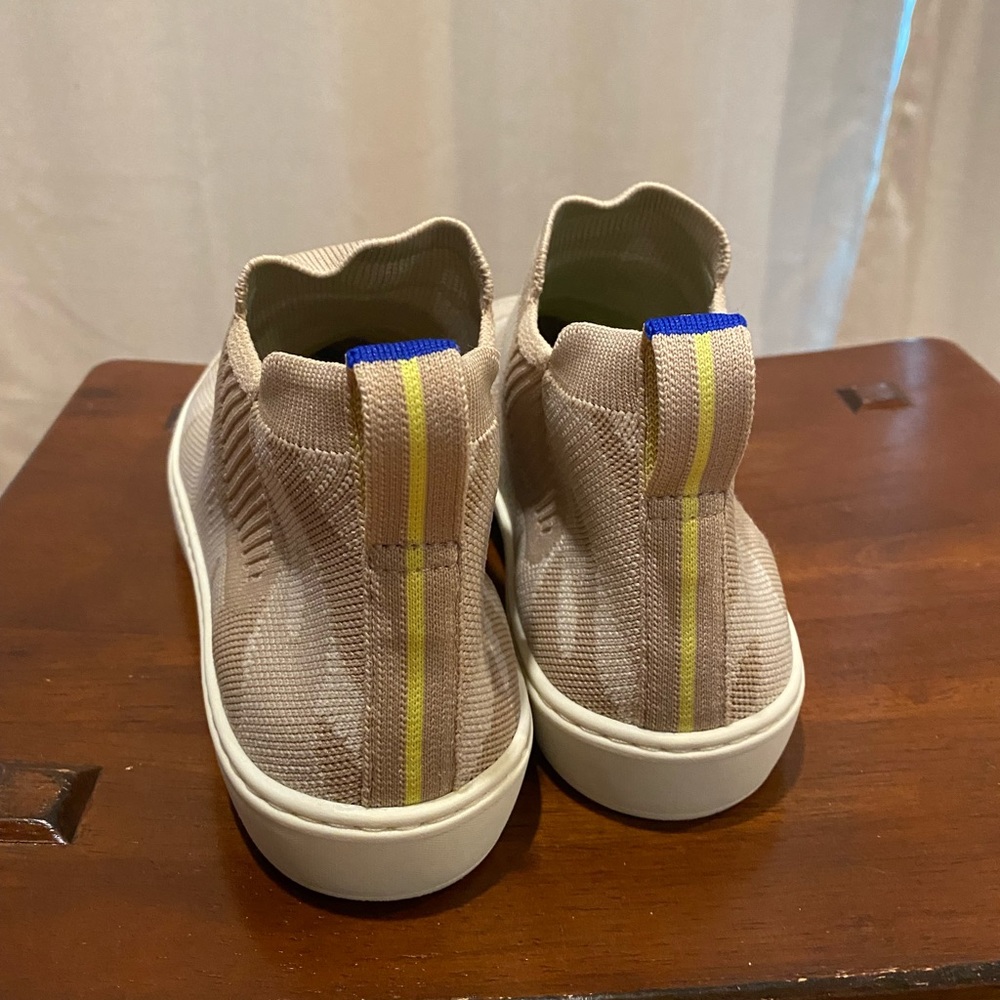 Rothy’s Retired Sand Camo Chelsea - Picture 3 of 6